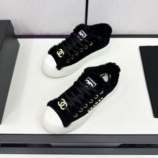 Chanel 2024 Top Casual SneakersThis Classic Design Features A Shoe Upper With A Variety Of Embr 9qoii8je - Image 4