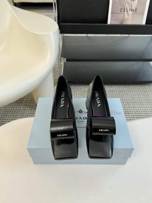 PRADA/PRADA ClassicTriangle Logo Single Shoe SeriesThe Simple Design Is Probably Its Most Appea 5353hlwm