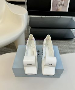 PRADA/PRADA ClassicTriangle Logo Single Shoe SeriesThe Simple Design Is Probably Its Most Appea 9c26sypa