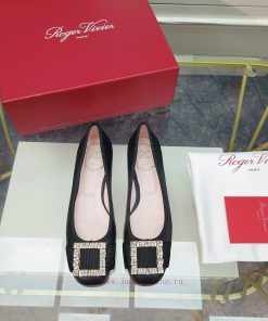 The 2024 RVRoger Vivier Draws Inspiration From The Belle Vivier Collection While The Tr è S Viv vh71dvwx