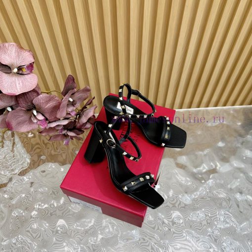 -- New Warren——————2024 Top Valentino Paris Fashion Show Launch Valentino Thick Heel Riveted Sa 1n8fv96h - Image 3