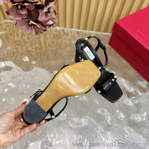 -- New Warren——————2024 Top Valentino Paris Fashion Show Launch Valentino Thick Heel Riveted Sa 1n8fv96h - Image 10