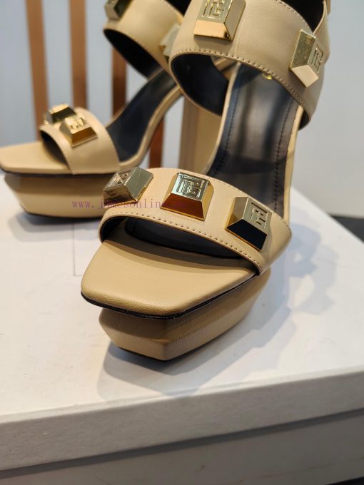 Out 𝘽𝙖𝙡 * 𝙖𝙞𝙣 Balmain 2023 Spring/Summer Fashion Show Hentian High Water Platform SandalsBrand xyf5o6zk - Image 5
