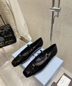 Prada 25ss Early Spring New Stunning Square Toe Flat Mary Jane Single ShoeThe Long-awaited Beau ct24rdkf