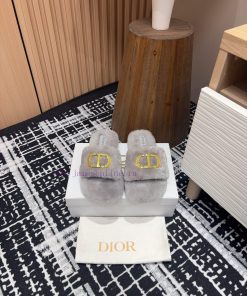 24Ss New Dior CD Button Down Woolen Shoes With Thick Sole And One Line Woolen SlippersThis Dway yxydivuy