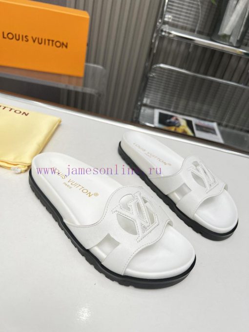 Louis Vuitton's New Spring And Summer Slippers Are On The Market With 11 High-end Customization jmvylq7l - Image 9