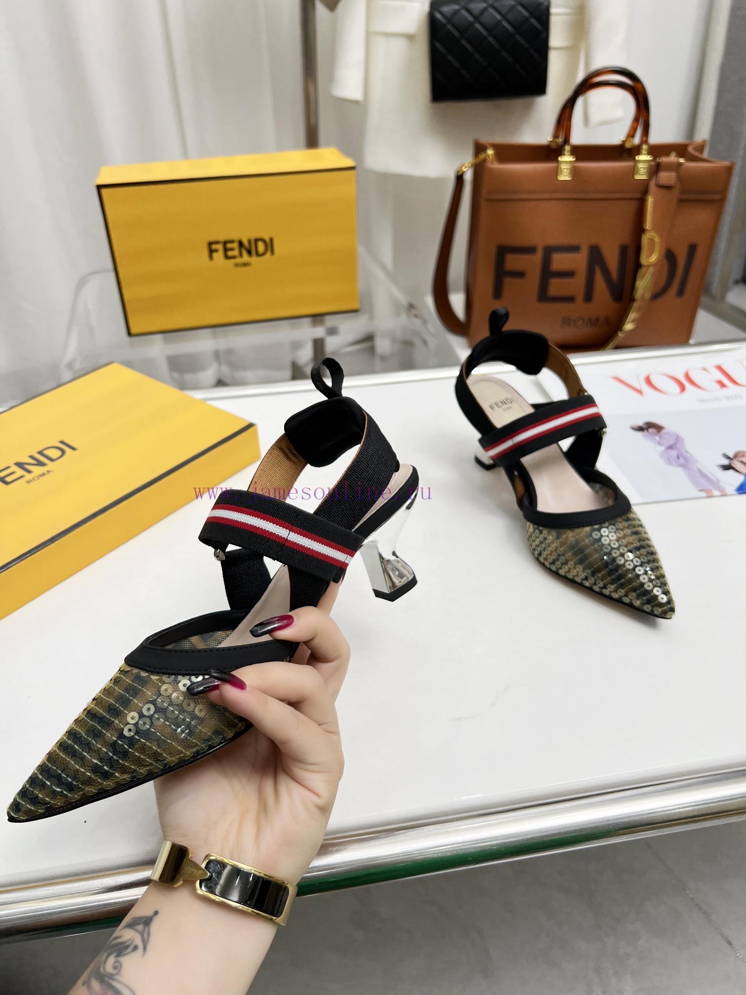 Fendi's New Model Is HereThe Colibr ì Open Heel Shoes Feature A Pointed Design And An Elastic S 42s7m07d - Image 4