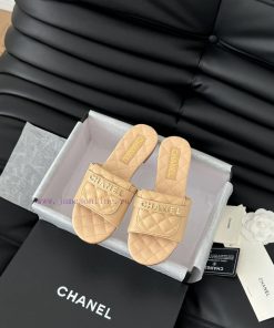 Chanel 25C New Backpack Buckle SlippersReturning To The Classic Backpack Buckle DesignDon't Be 81she1re