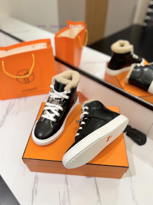(Top Tier High Gang)Hermes' New Autumn And Winter Fur Kelly Button Casual Shoes Have Been Launc in6vsmgg - Image 6