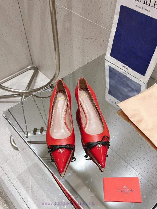 2025 Early Spring New Valentino Spring/Summer New Product Double Leather Splicing Single ShoeTh zuaxs0nx