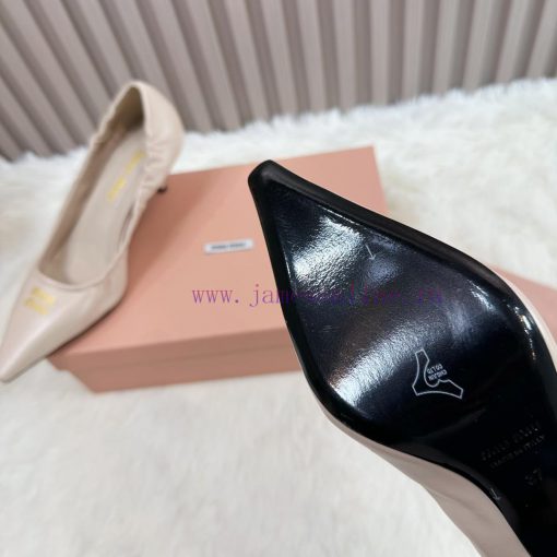 The 2025 New Product MIU MIU Has A Brand New And Super Beautiful Decoration Combination Full Of ufy8scm3 - Image 10
