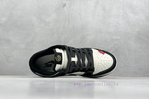 Nike SB Dunk Low X The North Face The Year Of The Loong Limited Black And White Small Hooks All 2mflgx8n - Image 4