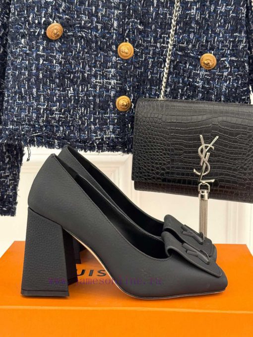 L * V Buckle A Classic Spring/Summer New Product From LvjiaSeries Of High HeelsIt's So Beautifu bnb1z2ay