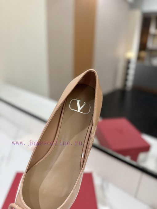 Valentino Launches A New Single Shoe Collection Featuring Flat Heeled Pointed V-button SandalsT 0fg9qpdk - Image 9