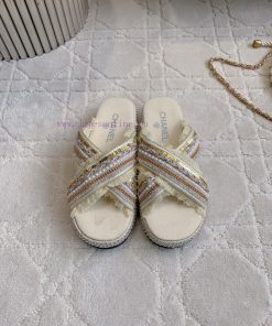 Chanel's New Denim Woven Slippers Are Classic And Versatile With A Very Comfortable Foot Feel T dvbe0djd