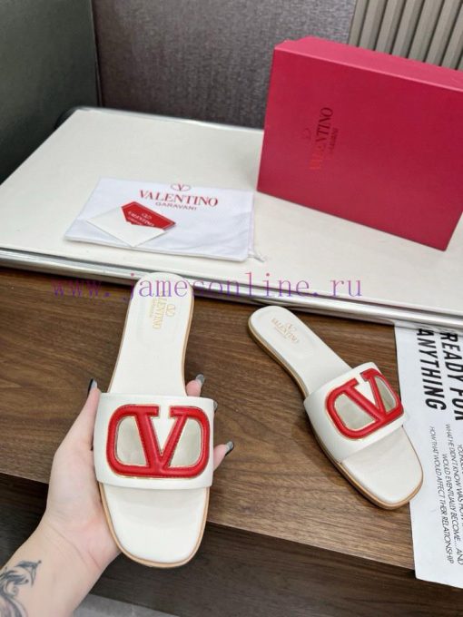 Top Notch ️️️ 2025 Spring/Summer Wu Qianyu New Valentino Hollow Flat Slippers With 3D Pressing 6jt9jakf - Image 6