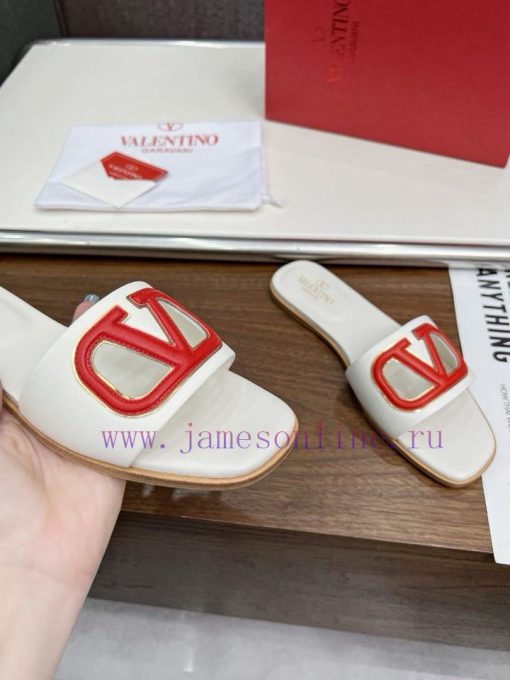 Top Notch ️️️ 2025 Spring/Summer Wu Qianyu New Valentino Hollow Flat Slippers With 3D Pressing 6jt9jakf - Image 8