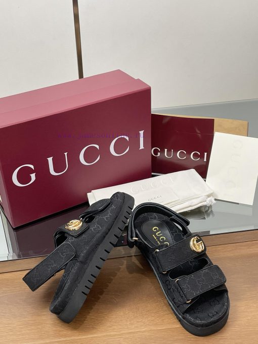 2025 Summer New GUCCi High End Boutique 🧧 Gucci's Early Spring Collection Is Adorned With Doubl hdnlpe1e - Image 9