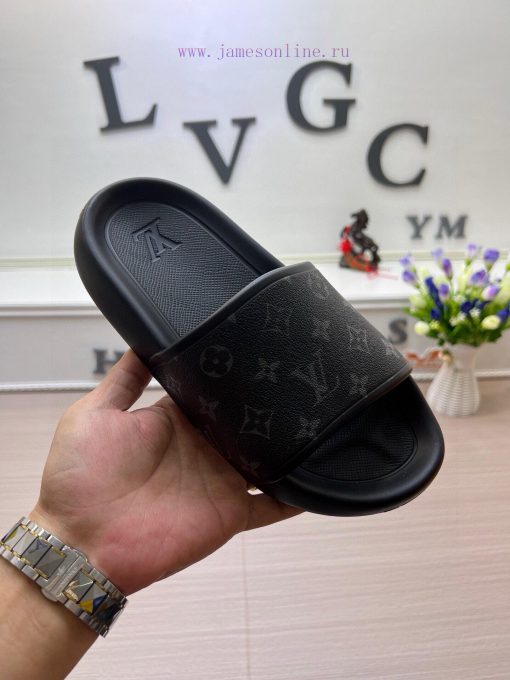 Louis Vuitton Men's Slippers A Popular Item On The LV Official Website Are Now Available For Sa l5w46a45