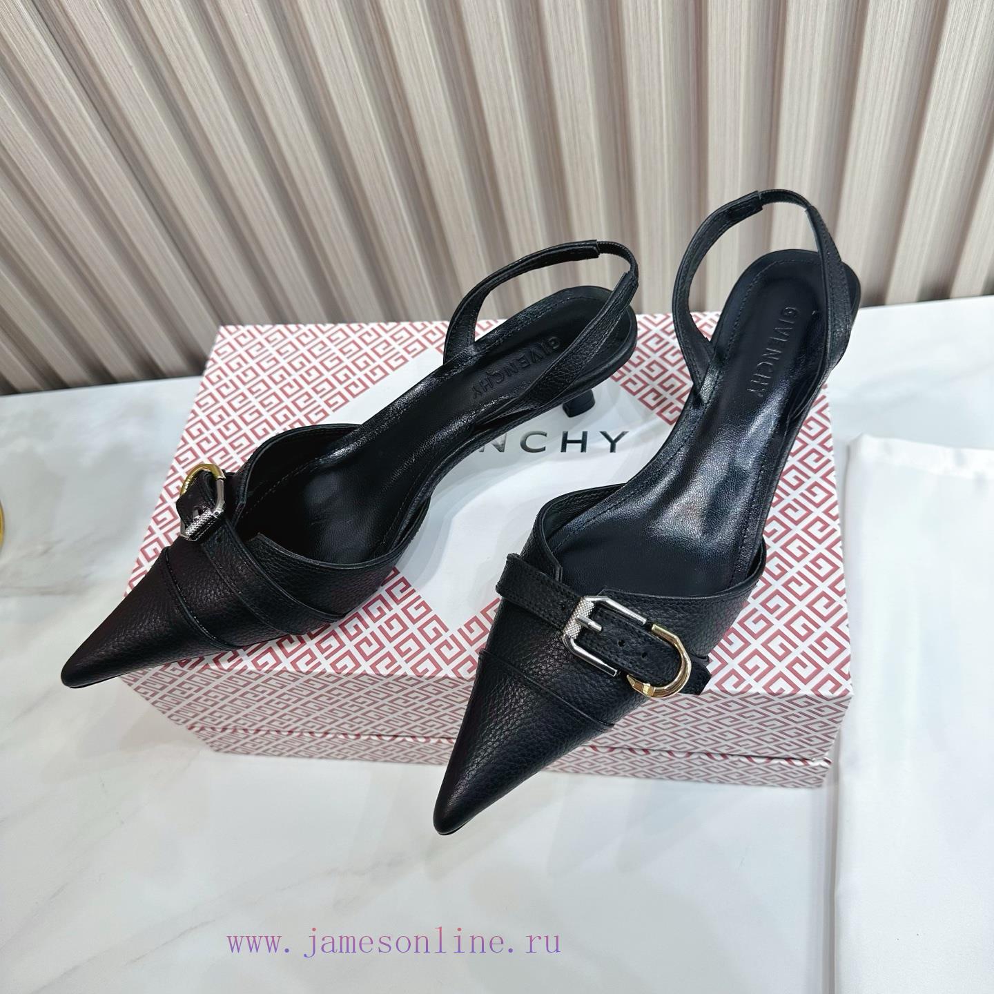 In 2025 SSS Launches GIVENCHY's Spring And Summer New Collection - The Brand's Iconic Retro Ele 4ewpbj5d - Image 3