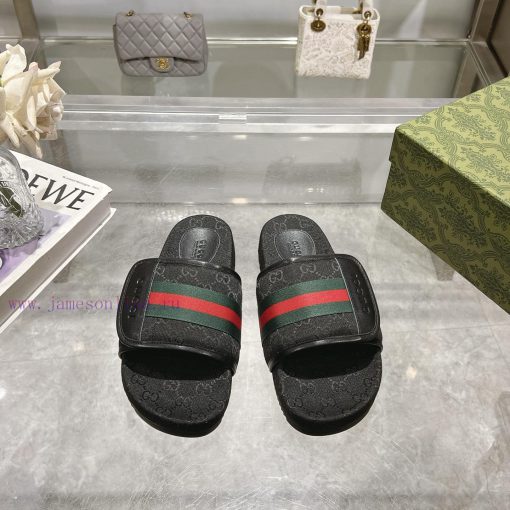 P Unisex GG Gucciucci SlippersGucci Women's Signature Shoes Highlight A Striking Theme With A F izxtizax - Image 3