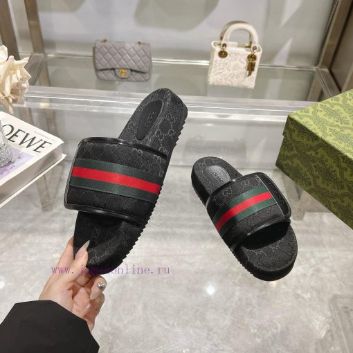 P Unisex GG Gucciucci SlippersGucci Women's Signature Shoes Highlight A Striking Theme With A F izxtizax - Image 7