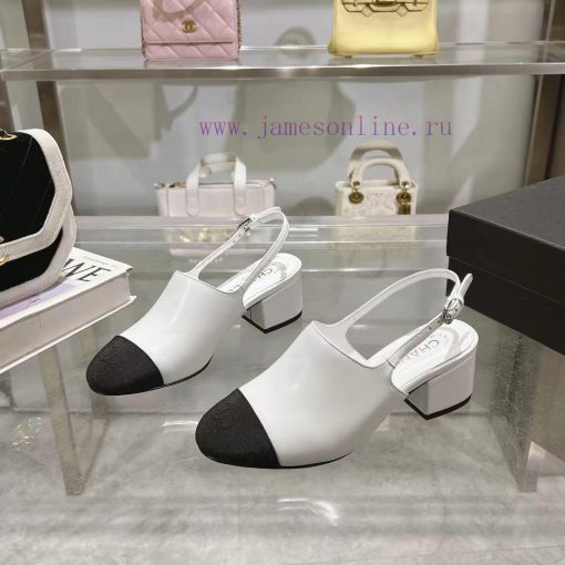 Chanel's New Spring And Summer Sandals Feature Classic Elements Of Electric Embroidery That Nev n3vlm0d4 - Image 2