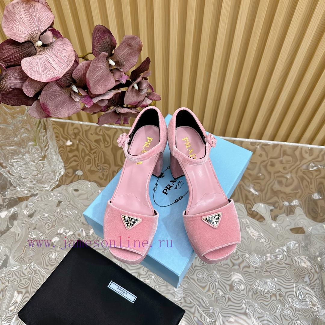 Prada Original 11 Remakes———————————————2024 Prada Early Spring Fashion Show T-stage Hot Produc 3xwlwkp4 - Image 3