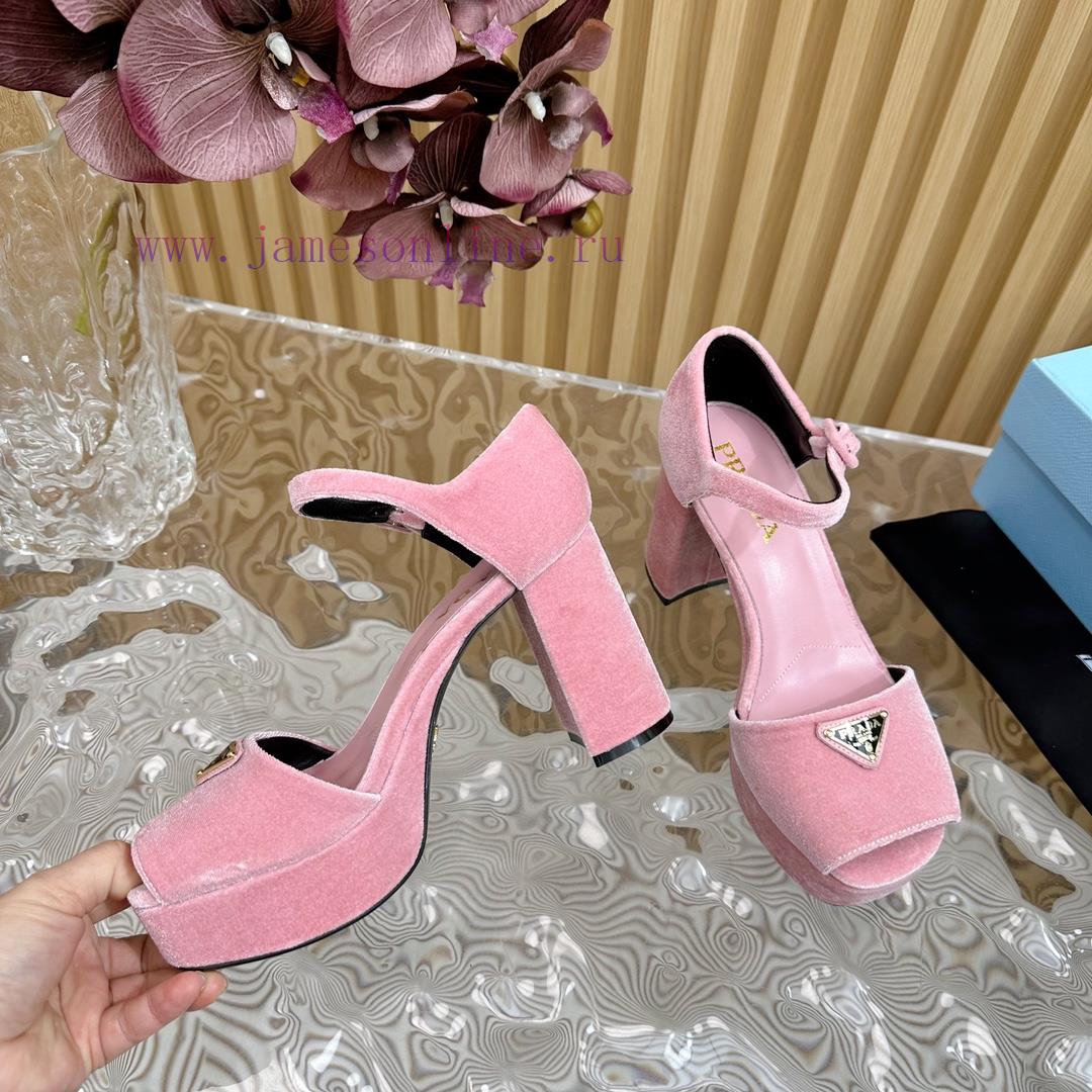 Prada Original 11 Remakes———————————————2024 Prada Early Spring Fashion Show T-stage Hot Produc 3xwlwkp4 - Image 6