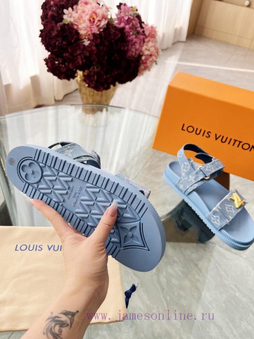 Louis Vuitton's Multi Colored Optional New Slippers Are On The Market With 11 High-end Customiz jd16h2tr