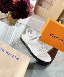 Louis Vuitton's Multi Colored Optional New Slippers Are On The Market With 11 High-end Customiz a96e3kx7