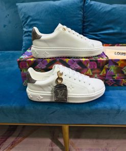 This Time Out Sports Shoe Is Made Of Smooth Cowhide Leather With A Metallic Texture Leather Out sbrxeskg