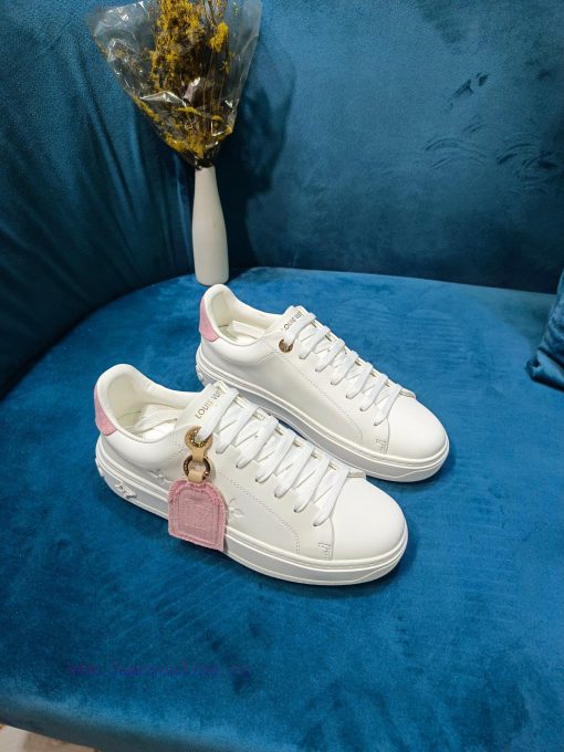 This Time Out Sports Shoe Is Made Of Smooth Cowhide Leather With A Metallic Texture Leather Out 3bdb1g3d - Image 8