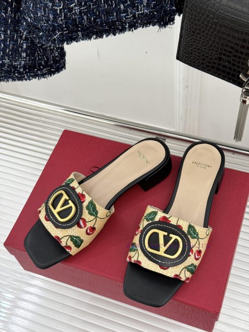 Valentino | Valentino 25s Spring/SummerNew V-button Cherry Series SlippersA Pair Of Beautiful S d1bh41s5 - Image 3