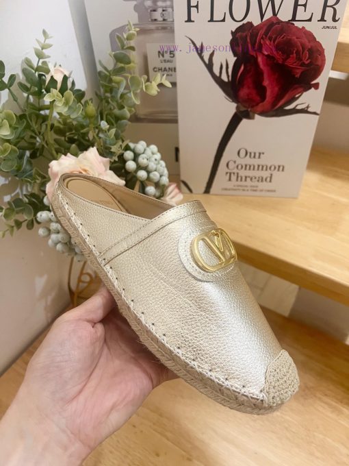 Valentino Garavani/Valentino Rapa Lychee Patterned Cowhide V-button New Slippers 🩴 Fisherman's zgolrlmx - Image 6