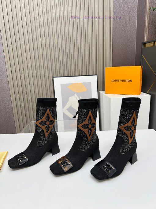 The Original LV 2025 Early Spring New Socks And Shoes Were Molded In Just Over Two Months And A aw975ahg - Image 9