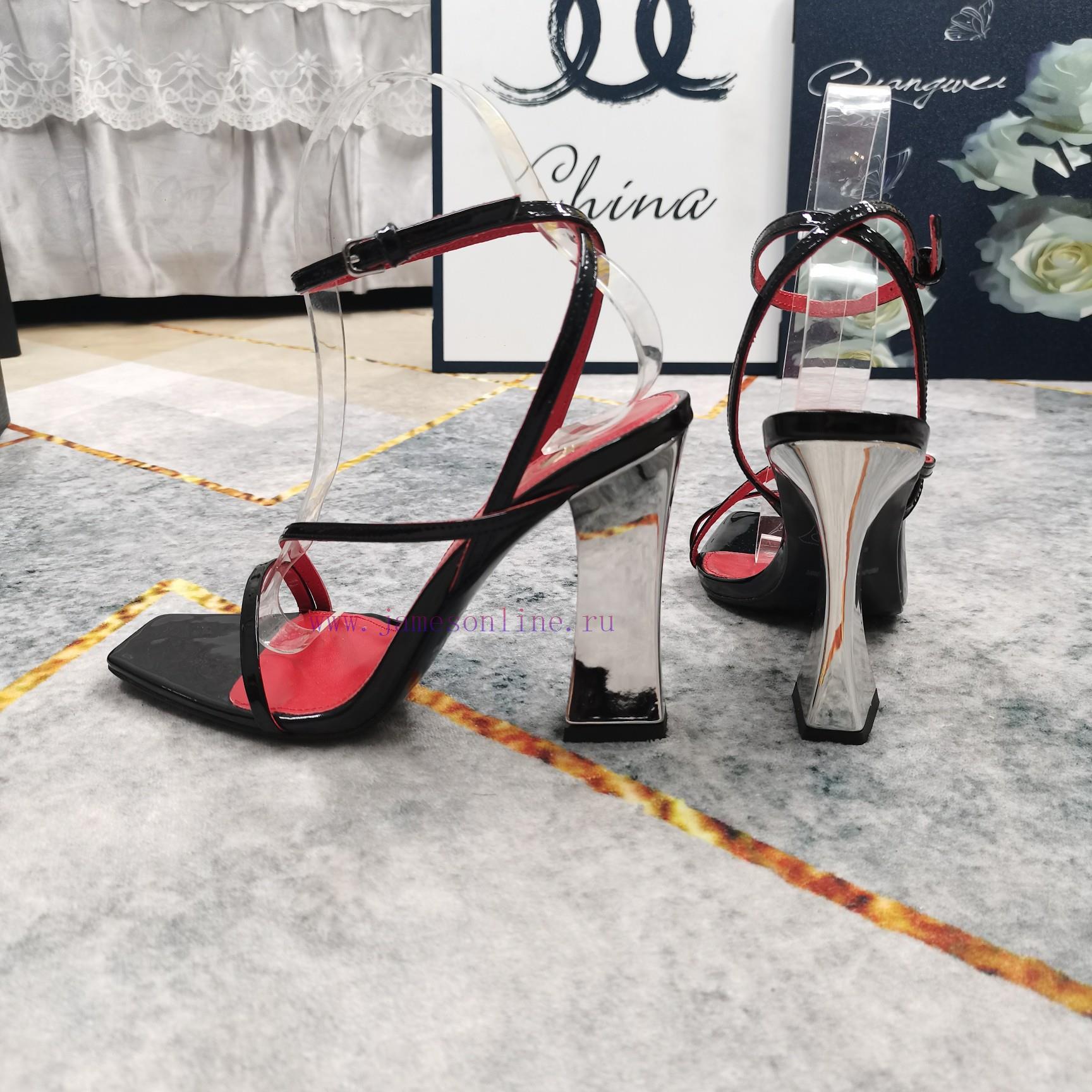 New Release - YSL Top Level2025 Official Website Synchronizes New Wine Glass Coarse Heel Sandal 3ohq4j2p - Image 4