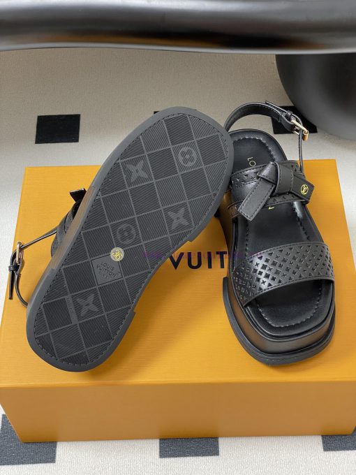The New Maya Series Square Buckle Flat Strap Sandals From The Donkey BrandThis Maya Flatform Sa 4rxwh36t - Image 9