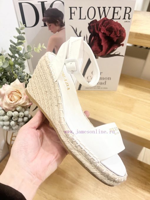Prada/Prada In Early Spring 2025 This Grass Woven Shoe Comes With A Woven Round Toe Wedge Heel opj74vbm - Image 5
