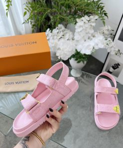 Louis Vuitton's New Spring And Summer Slippers Are On The Market With 11 High-end Customization unj4jrej