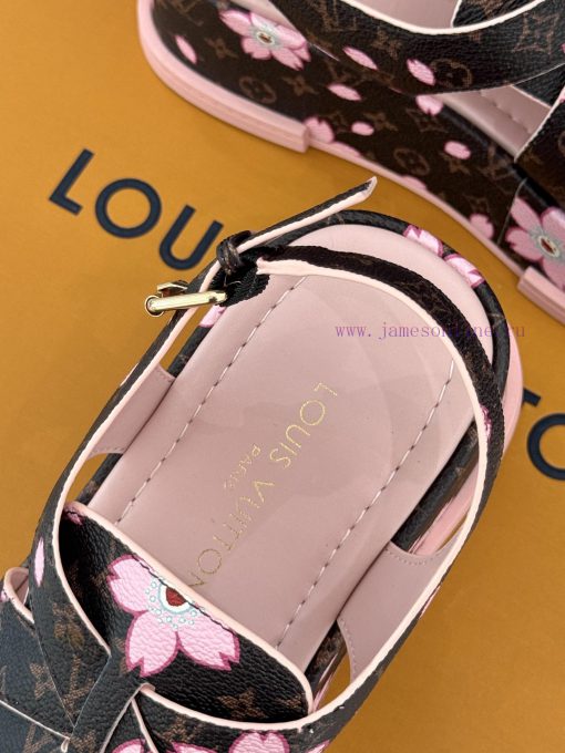 L * V Donkey Home Spring/Summer New Thick Bottom Beach SandalsThe Hottest Styles Of This Summer b7ihgvdy - Image 9