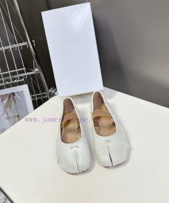 Maison Margiela MM6 Pleated Elastic Strap Tabi Split Toe Shoes Ballet ShoesA Variety Of Celebri q31th8v8