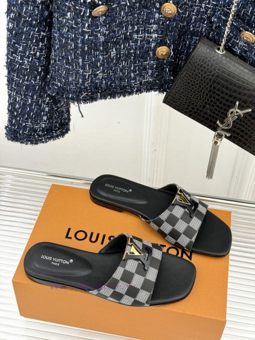 L * V Donkey Classic Explosive Checkerboard Flat SlippersThe Classic Checkerboard Elements Are fxx54d7m - Image 4