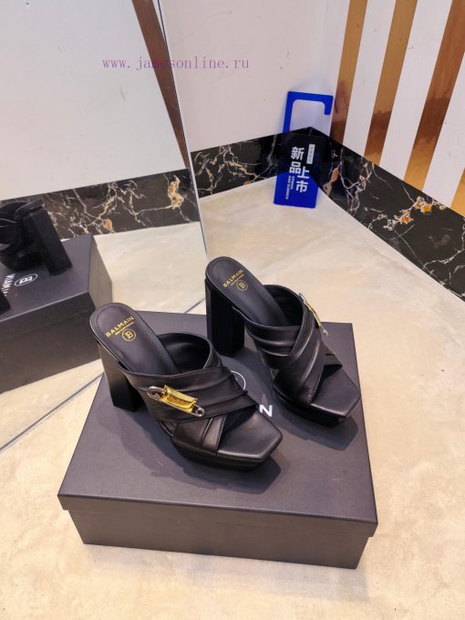 Out 𝘽𝙖𝙡* 𝙖𝙞𝙣 Balmain Autumn/Winter 2025 Fashion Show Waterproof Platform High Heels SlippersBra gmbthr4k - Image 3