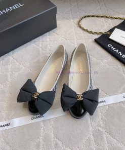 Chanel's New Butterfly Bow Flat Sole Shoes Exude A Sense Of Luxury That Always Makes People Fee omfmf7js