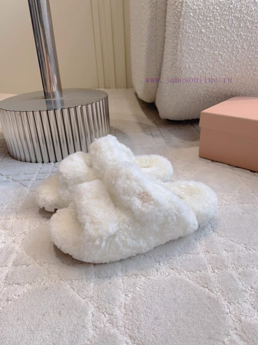 Miu's New Fur Slippers Are Made Of Super Thick Australian Imported Wool Which Feels Like Steppi 2n3ynprj - Image 3