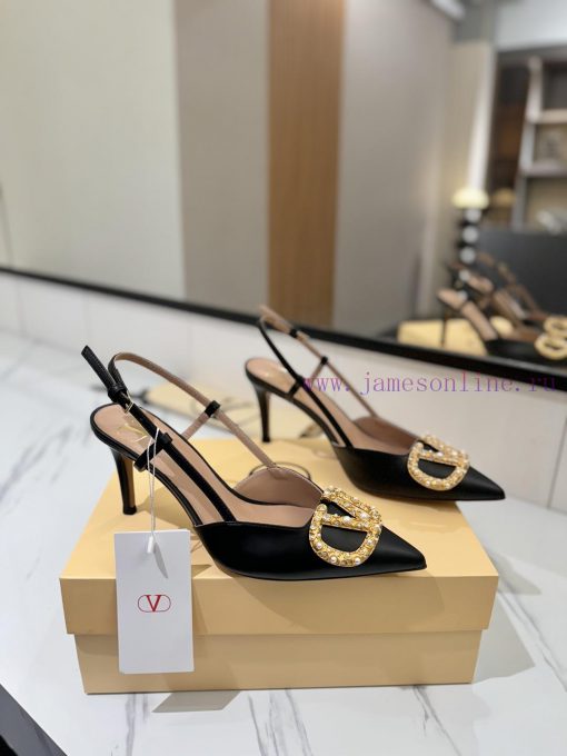 Valentino Launches A New Pearl Button Sandal Series Featuring Pointed V-button SandalsThe Key P nf9zjyry