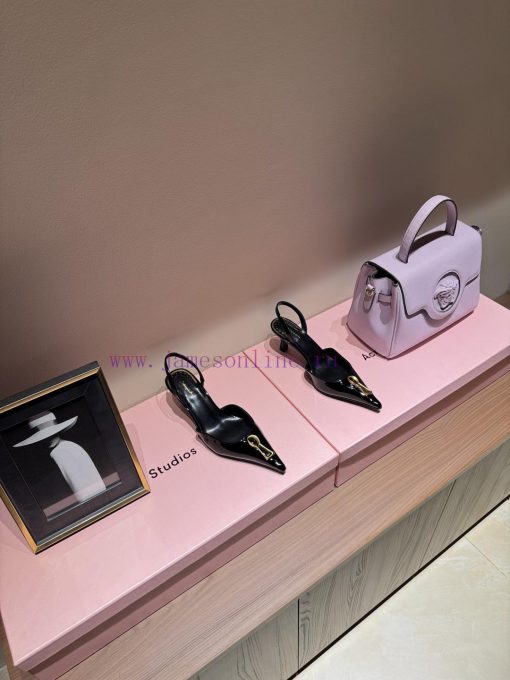 The MostThe Design Master Forgotten By The PublicElsa Schiaparelli Elsa SchiaparelliChanel's Li g7urgm5g