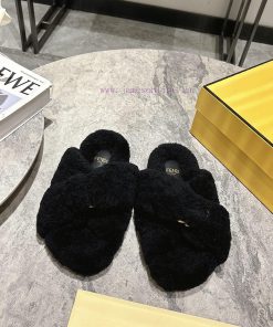 Fendi Autumn/Winter New Cross Wool SlippersFurry And Super Cute Comfortable And Fashionable On 7mn7lnb2