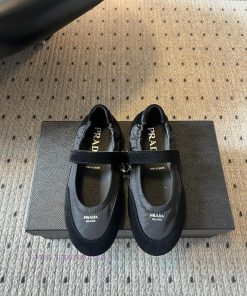 Top QualityPrada's New Women's Suede Patchwork Mary Jane ShoesPrada Adheres To The Design Philo i5msxvpp